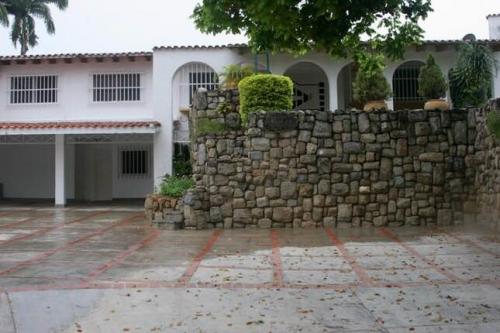  Hermosa Casa con todas las Comodidades en Guataparo Country Club! 