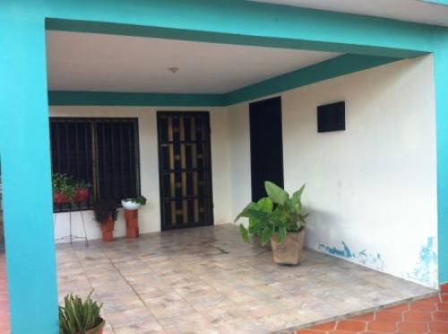 En Anaco se Alquila casa de 4 Hab y 2 Baños