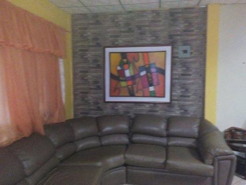 VENDO COMODA CASA EN SAN JOSE DE GUANIPA