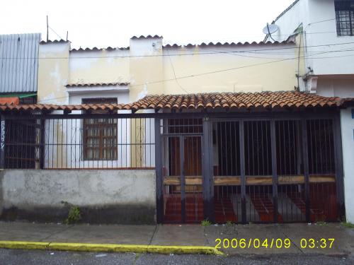 SE VENDE CASA EN MÉRIDA, AVENIDA MIRANDA, EN MÉRIDA. SE VENDE.