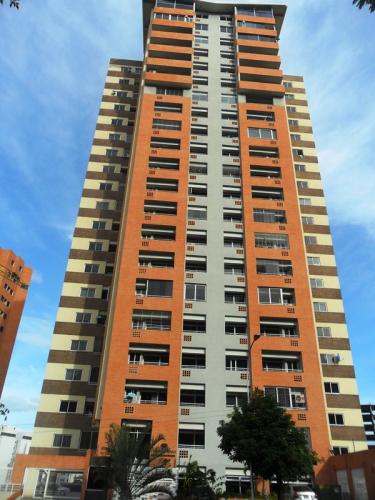 Espectacular Apartamento Amoblado en Las Chimeneas.