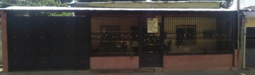 VENTA DE CASA EN LA URB.EL CAMBIO EXCELENTE TERRENO