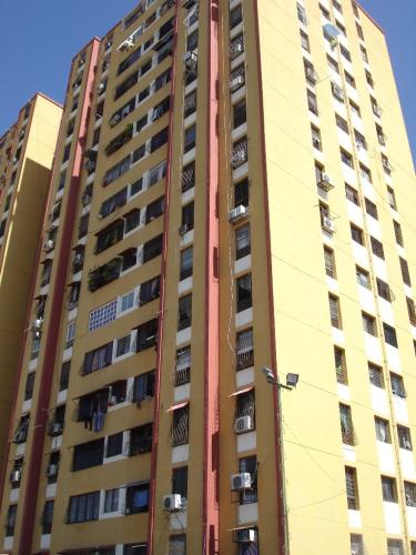 VENDO APARTAMENTO RES DOÑA ZONA OESTE