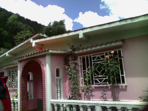 Hermosa casa con amplio terreno