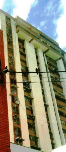 C&G Consultores, Ofrece en Venta Apartamento en Pleno Centro de Maracay.