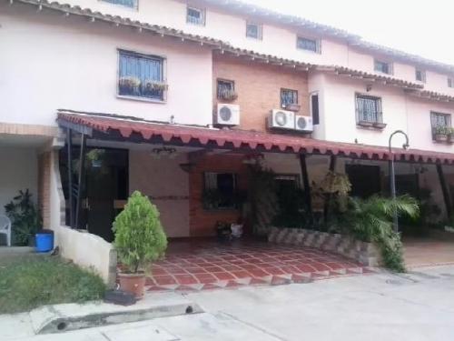 Bello Townhouse en El Remanso!