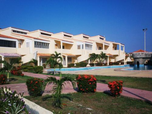 C&G Consultores ofrece en venta Apartamento en Ciudad Flamingo, Chichiriviche.