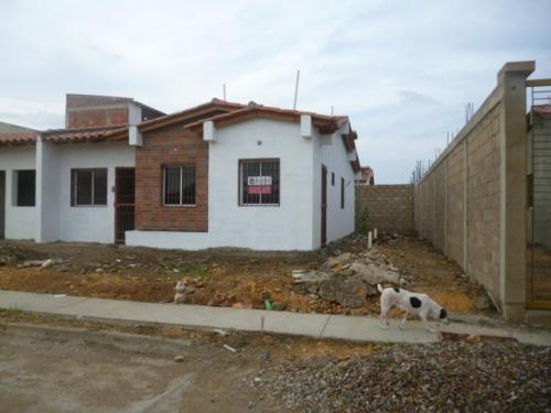 Casa En Venta En La Puerta Maraquiva.