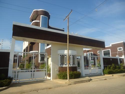 SuEspacio Bienes Raíces,C.A. En Venta, Town House en Cabimas - Sector Delicias Nuevas