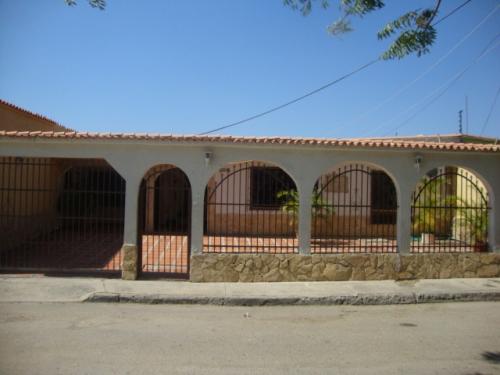 Bella Casa en Paraparal Los Guayos!