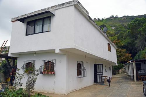 casa en el junquito ermosa