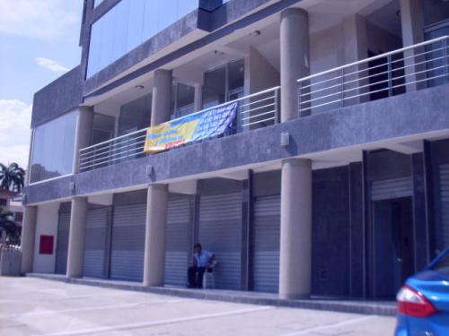 Centro Comercial En Los Nísperos, Valencia, Carabobo código 17-3199