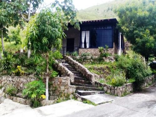  Hermosisima Casa Tipo Campestre en Carialinda!!! 