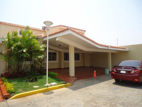 Suespacio Bienes Raíces, C.A, En Venta Town House en Maracaibo - Canimos del Doral