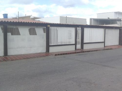 Casa en Venta. Urbanización Santa Fe. Punto Fijo. Estado Falcón