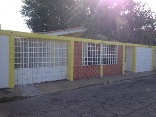 se vende casa urbanizacion Carabobo, Coro