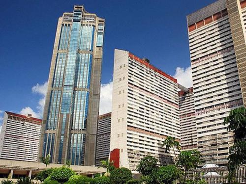 SKY GROUP VENDE AMPLIO APARTAMENTO DUPLEX DE 2 NIVELES Bs.F.70.900.000. BSF.