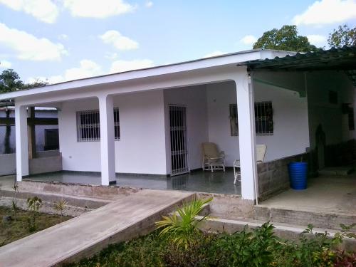 Se Vende Casa Quinta en Mesa de Cavacas Guanare Edo Portuguesa