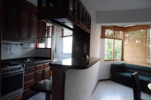 Apartamento en venta El Bosque, Valencia, Carabobo código 17-4398