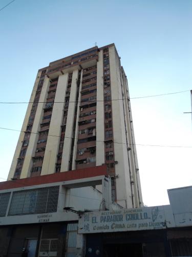 C&G Consultores, Ofrece en Venta Apartamento en Pleno Centro de Maracay.