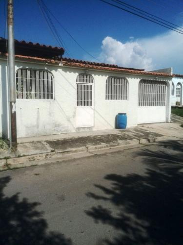C&G Consultores ofrece en venta Casa en Santa Cruz, Edo. Aragua.