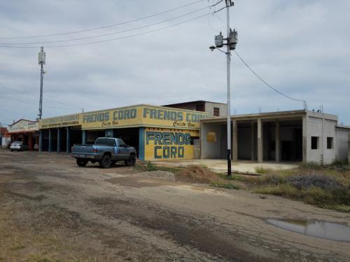 SE VENDE LOCAL KM7, CORO