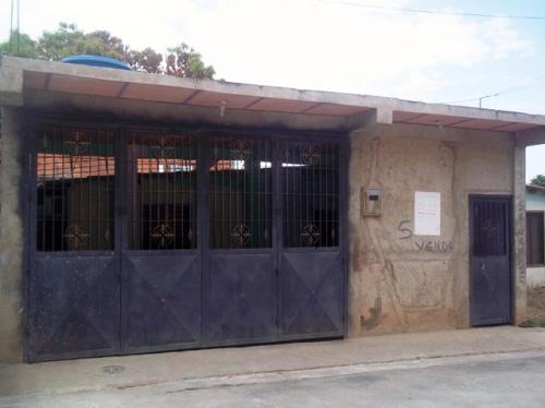 Se Vende casa en San Diego. Urb. Enmanuel