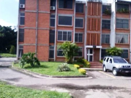 Se Vende apartamento en naguanagua. Res. Jardin Cotoperí