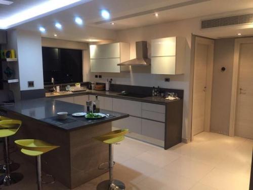 Apartamento en venta El Parral, Valencia, Carabobo código 17-5016