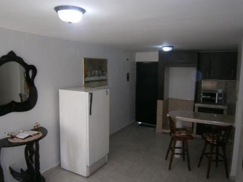 Apartamento en venta Paraparal, Los Guayos, Carabobo código 17-5038