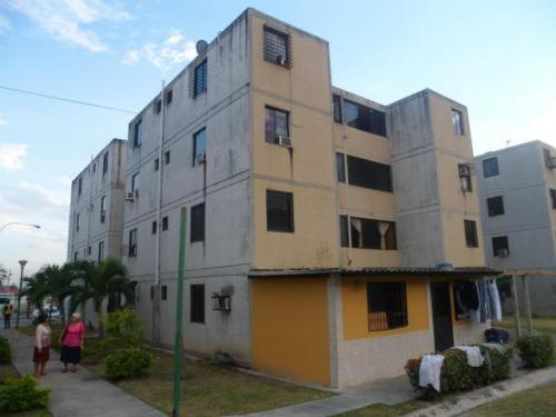 Apartamento en venta Buenaventura, Los Guayos, Carabobo código 17-5054