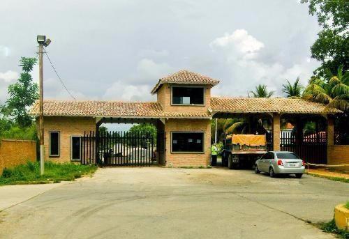 Amplio Terreno en venta Safari Country Club, Valencia, Carabobo código 17-5177