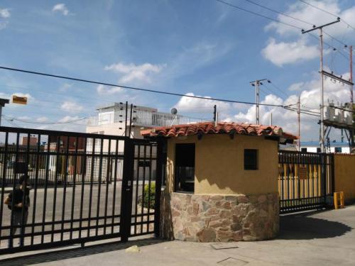 Apartamento en Venta Los Caobos, Valencia, Carabobo código 17-4160