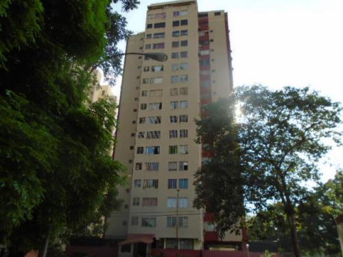 Apartamento en venta Las Chimeneas, Valencia, Carabobo código 16-14735