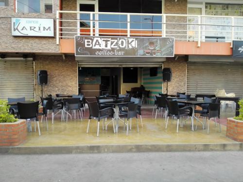 CAFÉ Y BAR CON EXCELENTE UBICACION