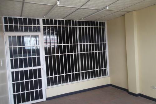Vendo Local Comercial en Guacara Plaza  