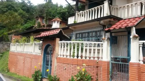 Hermosa Quinta tipo Colonial