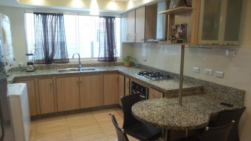 Apartamento en Venta Los Caobos, Valencia, Carabobo código 17-6183