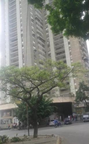 Bello apartamento. RESD. CANTA CLARO PLAZA. Maracay
