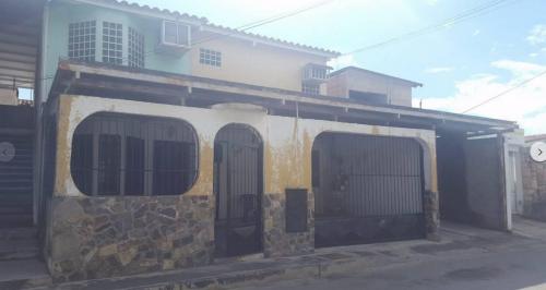 Casa Tetra, Urb. Montaña Fresca, Maracay.
