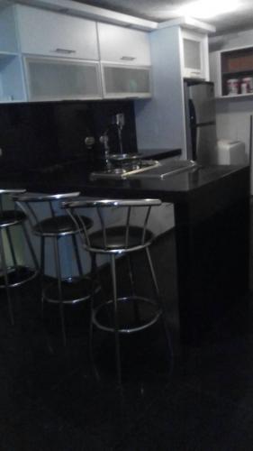 Se alquila apartamento en Res. Las Palmeras (Detras de CC La Cascada)