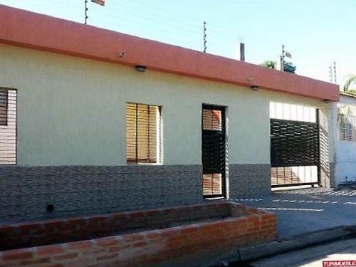 Se Vende Bella Casa en Parque Valencia