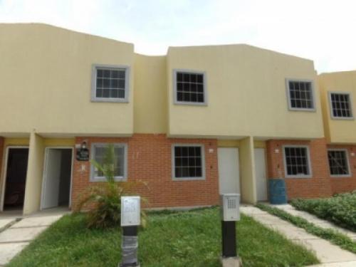 EN VENTA TOWN A ESTRENAR PRECIO DE OPORTUNIDAD 96 MTS 2 HAB 1 BAÑO 1 PSTO