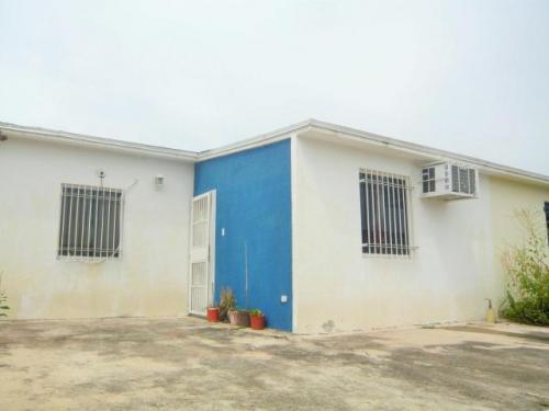 Casa en Venta BuenaventuraI, Los Guayos, Carabobo código 17-7642