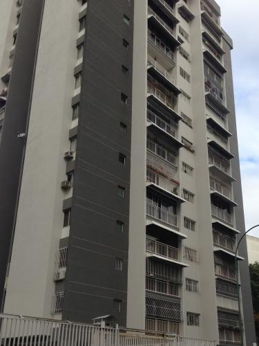 Vendo lindo apartamento en zona tranquila del este de caracas