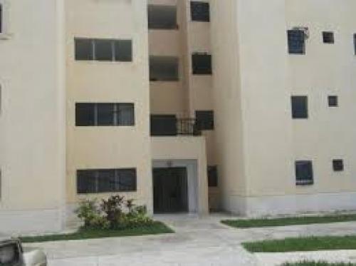 EN VENTA ACOGEDOR APTO A REMODELAR 65 MTS 3 HAB 2 BAÑOS 1 PSTO PLANTA BAJA