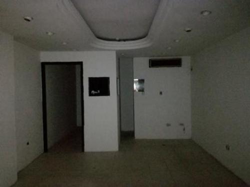 Alquiler de Local Comercial en AV. Bolivar Norte, Valencia, Carabobo código 17-7478