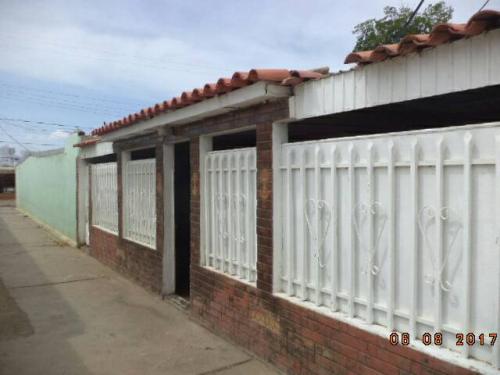 Casa en Venta Urb Jorge Hernández, Banco Obrero Punto Fijo