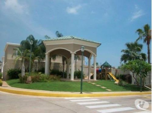 Casa en Lago country II  Fuerzas Armadas