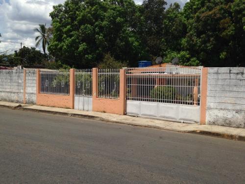 Vendo Terreno 3000mt2 con bella Casa 150mt2 Bs. 85.000.000,00